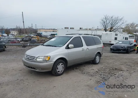 2002 Toyota Sienna Le/Xle z USA, uszkodzony, nr VIN 4T3ZF13C02U436315